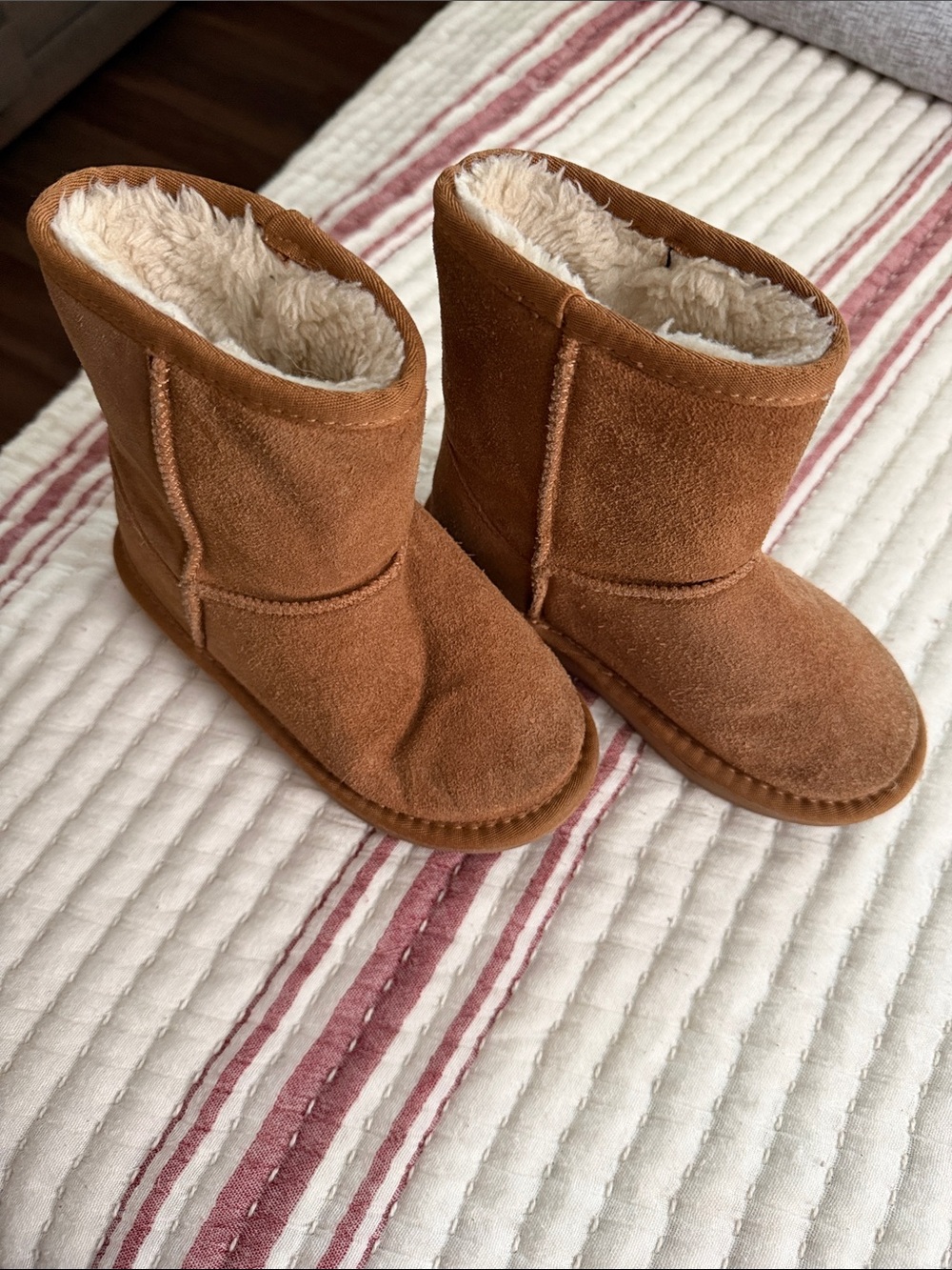 Kids Cozy Faux-Suede Lined Boots in Chestnut